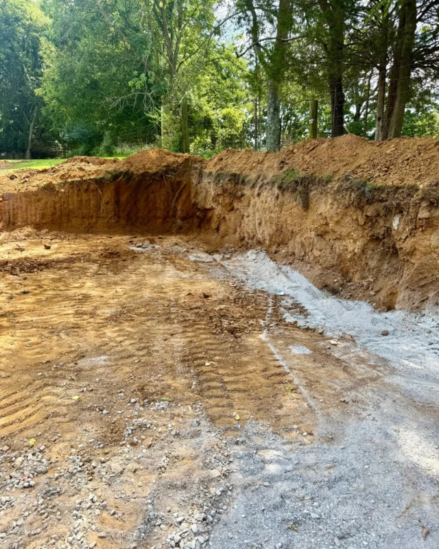 Before and after of this beautiful retaining wall and driveway extension. 

#retainingwall #concrete #millikencorp #themillikencorporation