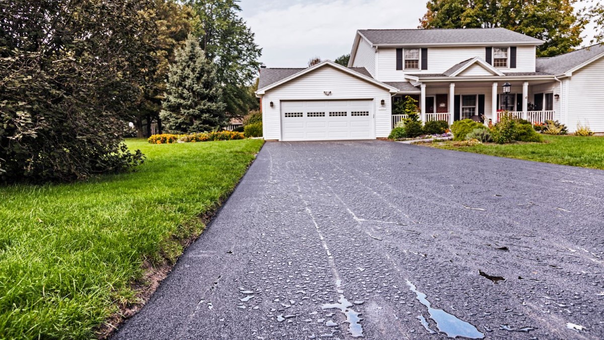 fresh-asphalt-driveway-milliken-corporation