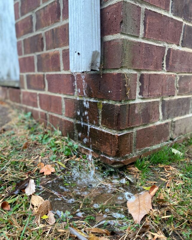 With all the rain coming through and the Winter season approaching, is your home prepared with proper drainage? Here you can see that these downspouts need rerouted!

Have one of our CRS's come take a look and offer their drainage expertise!
-
-
-
-
#CONCRETE #ASPHALT #GRADING
#DRAINAGE #MASONRY #COATING
-
-
☎️ 615.238.5909
💻 www.millikencorp.com