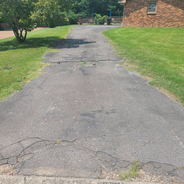 Does your driveway look like it could use some TLC? What would you do in this scenario?
A. Remove and Replace
B. Sealcoat 
C. Overlay
D. Its Christmas season so I don't care
-
-
-
#CONCRETE #ASPHALT #GRADING
#DRAINAGE #MASONRY #COATING
-
-
☎️ 615.238.5909
💻 www.millikencorp.com