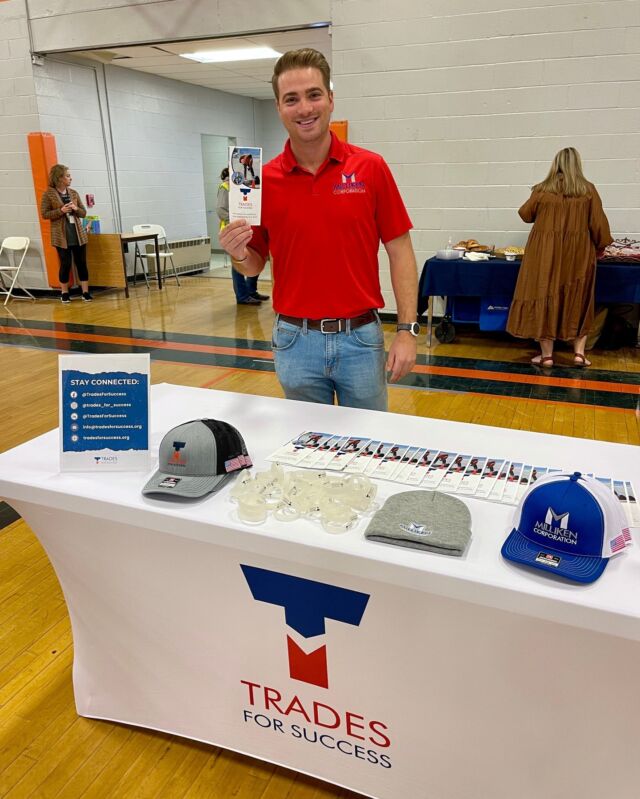 Our guys always stay busy, but they never turn down an opportunity to engage with our youth. 

Last week, Trevor had an #excellent opportunity to present information on the trades industry to 300 Beech High School juniors as a part of Trades for Success (@trades_for_success). It's clear he is passionate about the trades, and loves sharing the opportunities and benefits with the younger generation. 

#trades #tradesforsuccess #careerfair