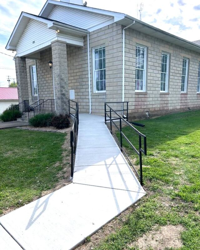Out with the old, in with the new! Westmoreland United Methodist Church just upgraded their railings and received a fresh broom-finish walkway.
-
-
-
#CONCRETE #ASPHALT #GRADING
#DRAINAGE #MASONRY #COATING
-
-
☎️ 615.238.5909
💻 www.millikencorp.com