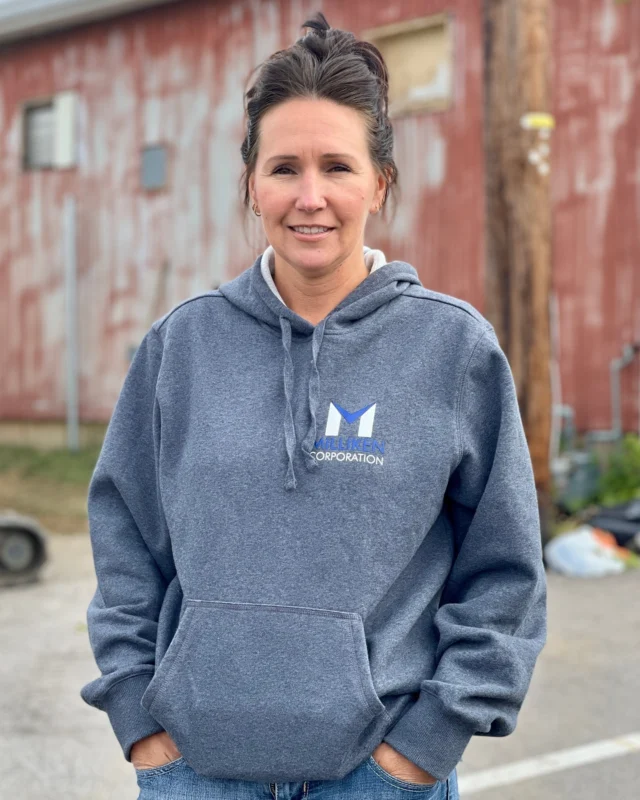 If you've ever wondered who's face is behind hauling & material operations companywide, meet Nikki Little. 

#hauling #material #materialdelivery #millikencorp #millikencorporation #brainsandbeauty #operations #logistics #behindthescenes #thefacesofmilliken