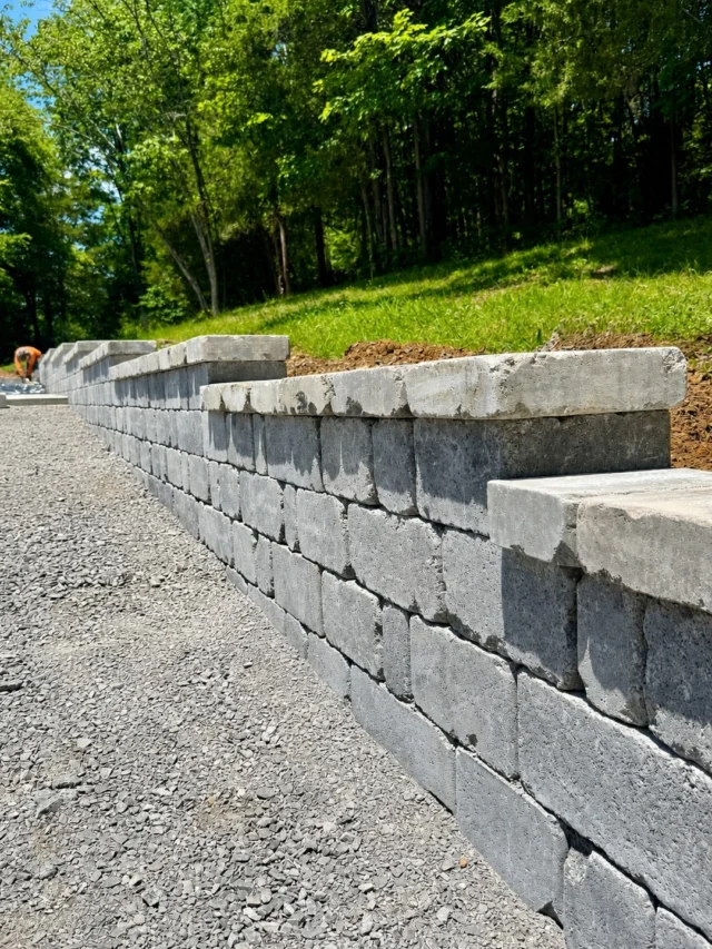 Another retaining wall taking shape.

This project is coming together nicely, and we're looking forward to the finished result. Retaining walls are a great way to add stability, improve drainage, and enhance the look of your property.

Need one for your home or business? Give us a call. (615)-238-5909
#themillikencorporation #retainingwall #tn